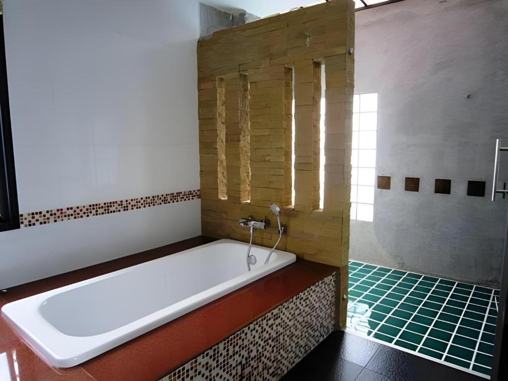 Nattha Waree Hot Spring Resort And Spa Ban Nua Khlong Εξωτερικό φωτογραφία